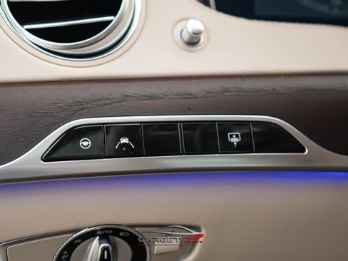 Used 2018 Mercedes-Benz S 560 4MATIC Sedan image 39