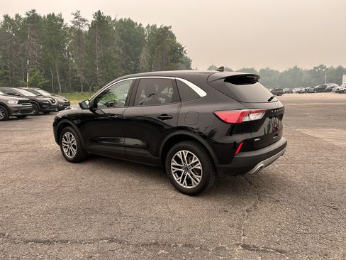 Used 2022 Ford Escape SEL w/ Equipment Group 302A AWD/4WD image 6