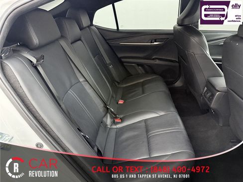 Used 2025 Toyota Camry XSE FWD image 9