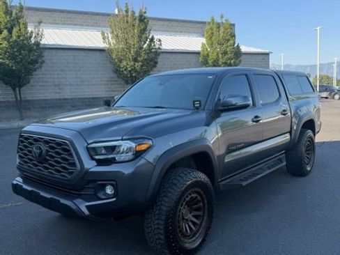 Used 2022 Toyota Tacoma TRD Off-Road w/ Technology Package AWD/4WD image 2