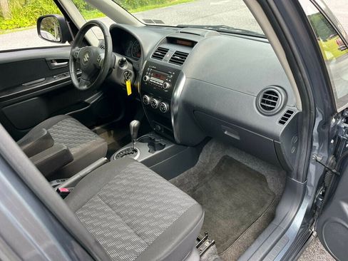 Used 2009 Suzuki SX4 AWD Hatchback w/ Touring Pkg image 15