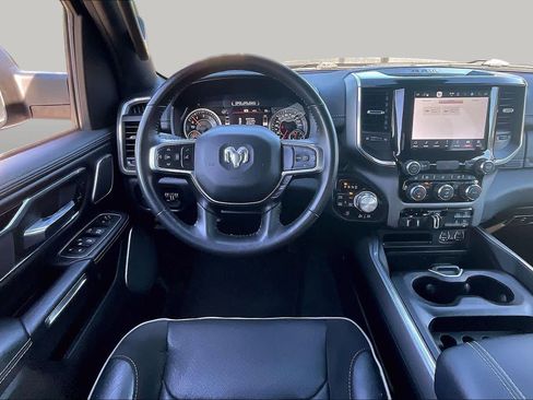 Used 2022 RAM 1500 Laramie AWD/4WD image 5
