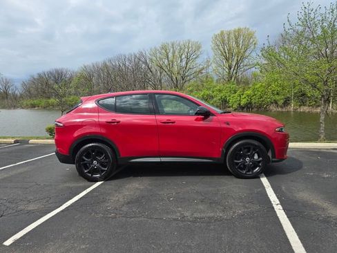 Used 2024 Dodge Hornet R/T w/ R/T Blacktop Package image 5