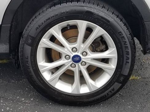 Used 2018 Ford Escape SEL w/ Ford Safe & Smart Package FWD image 27