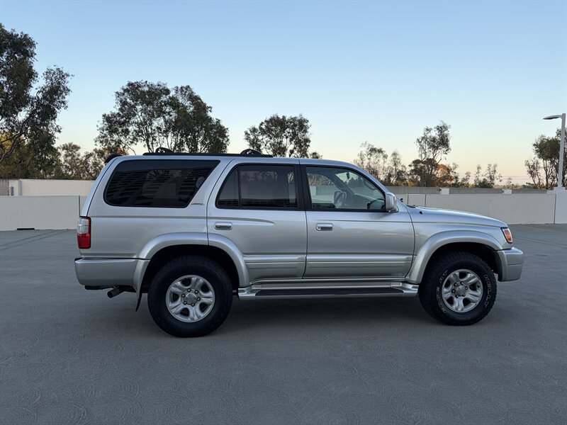 Used 2001 Toyota 4Runner Limited RWD image 2