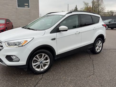 Used 2019 Ford Escape SEL AWD/4WD image 6