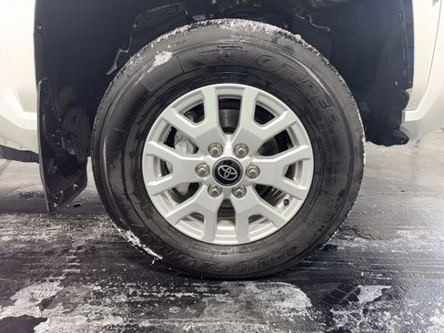 Used 2025 Toyota Tacoma SR image 9