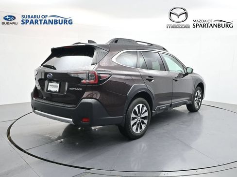 Used 2025 Subaru Outback Limited AWD/4WD image 4