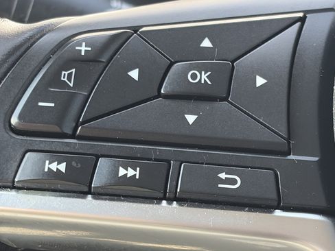 Used 2020 Nissan Sentra SV FWD image 19