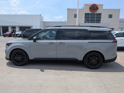 Certified 2024 Kia Carnival SX Prestige FWD image 2