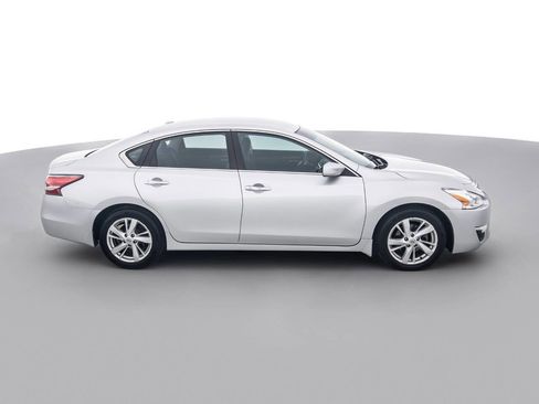 Used 2015 Nissan Altima 2.5 SV FWD image 4