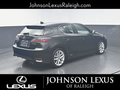 Used 2017 Lexus CT 200h image 9