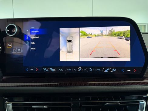 Used 2026 Chevrolet Traverse RS image 18