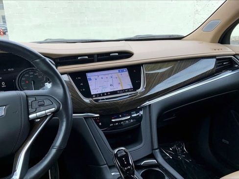 Used 2022 Cadillac XT6 Sport w/ Platinum Package image 5