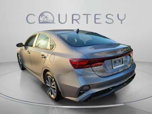 Used 2024 Kia Forte LXS FWD image 2