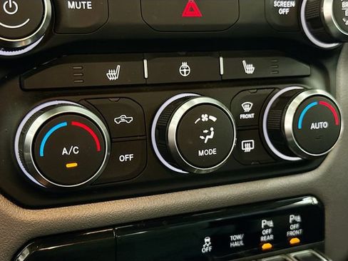 Used 2019 RAM 1500 Big Horn AWD/4WD image 16