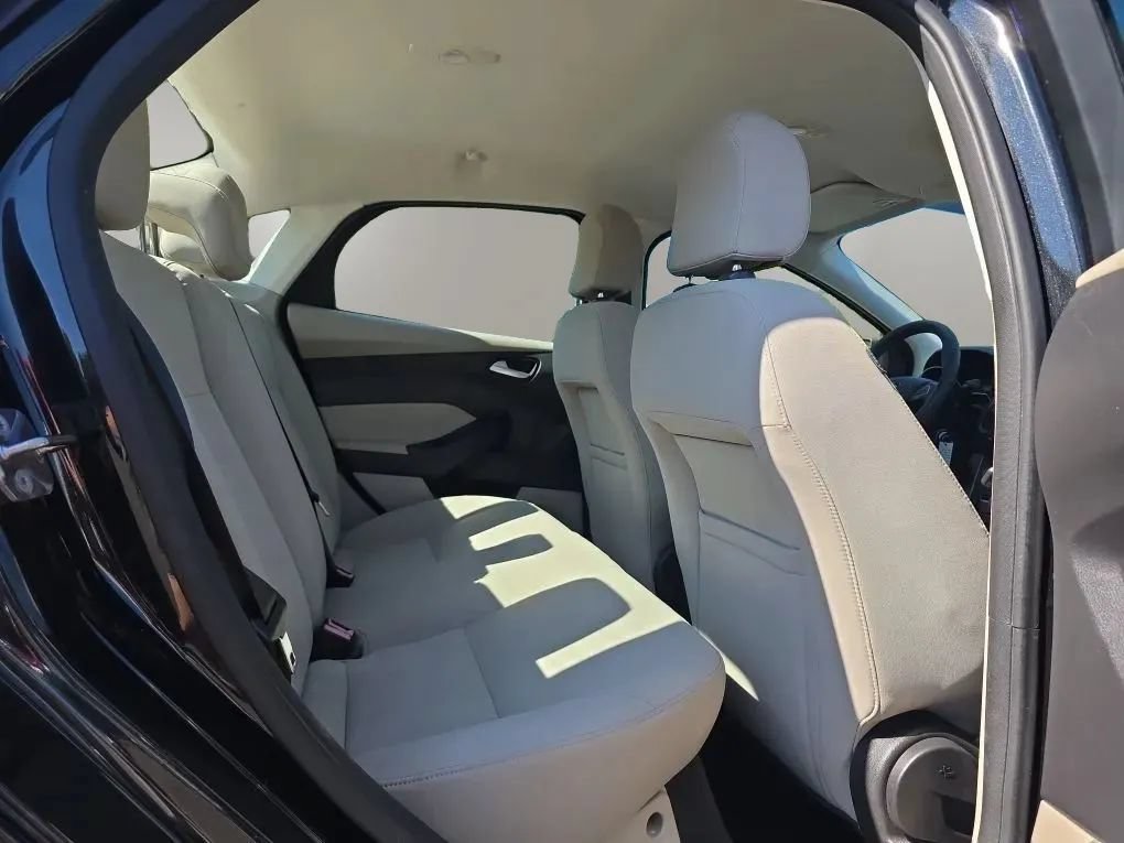 Used 2015 Ford Focus SE FWD image 31