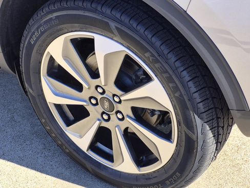 Used 2024 Ford Escape Platinum image 7