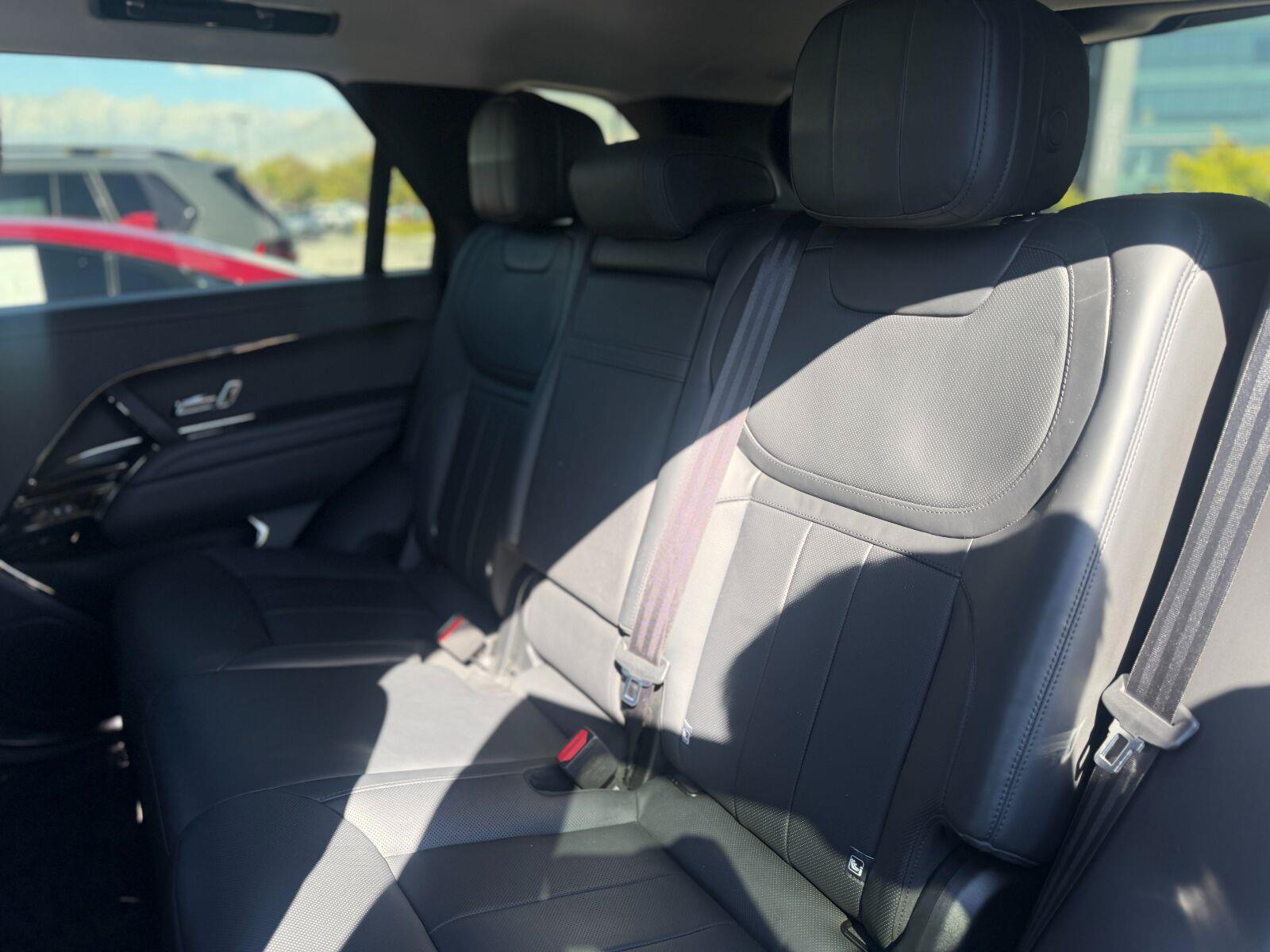 Used 2023 Land Rover Range Rover Sport SE AWD/4WD image 19