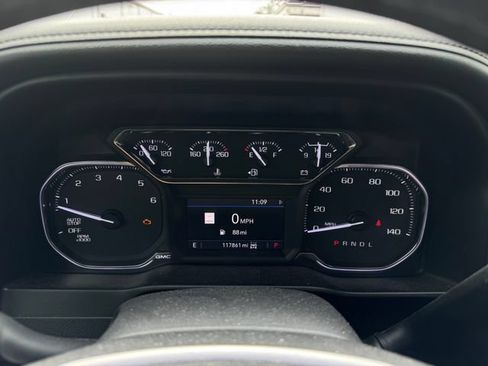 Used 2021 GMC Sierra 1500 SLT AWD/4WD image 2