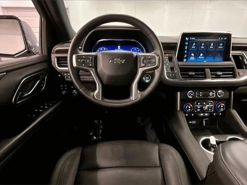 Used 2024 Chevrolet Tahoe Z71 w/ Luxury Package image 5