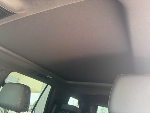 Used 2022 Chevrolet Tahoe Z71 w/ Luxury Package AWD/4WD image 23