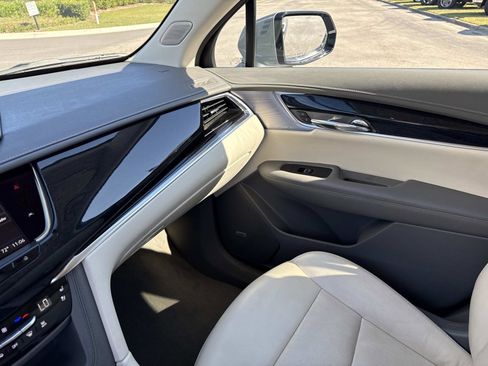 Certified 2025 Cadillac XT6 Premium Luxury image 25
