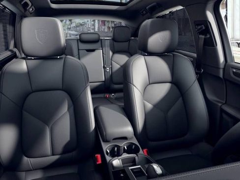 New 2026 Porsche Macan image 6