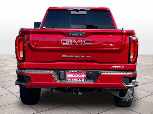 Used 2022 GMC Sierra 2500 AT4 w/ AT4 Preferred Package AWD/4WD image 7