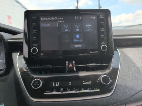 Used 2022 Toyota Corolla LE FWD image 14