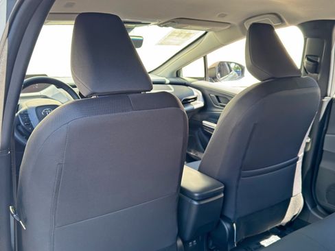 Used 2024 Toyota Prius LE FWD image 32