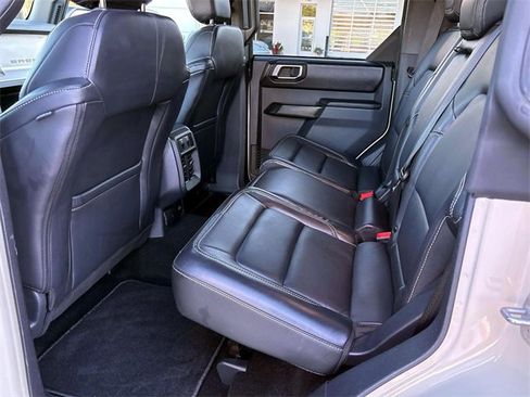 Used 2025 Ford Bronco Outer Banks image 12