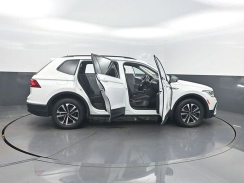 Used 2022 Volkswagen Tiguan S image 37
