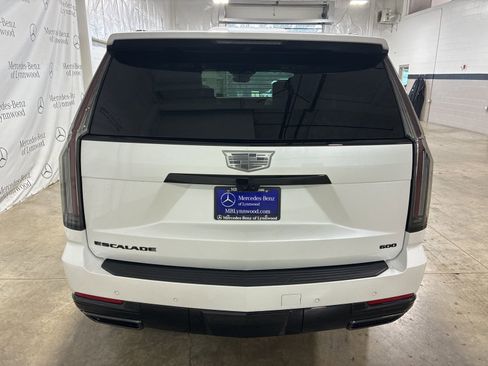 Used 2025 Cadillac Escalade Sport Platinum w/ LPO, ONYX Package image 4