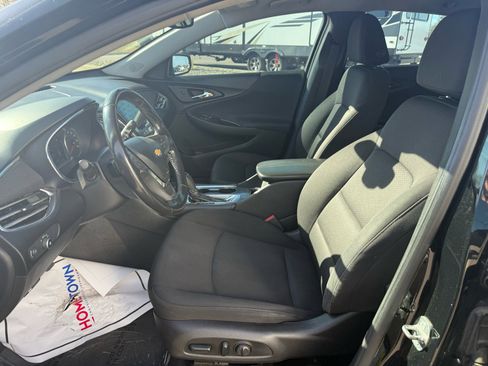 Used 2018 Chevrolet Malibu LT image 10