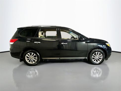 Used 2016 Nissan Pathfinder S image 9