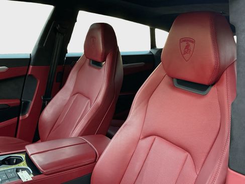 Used 2022 Lamborghini Urus AWD/4WD image 11