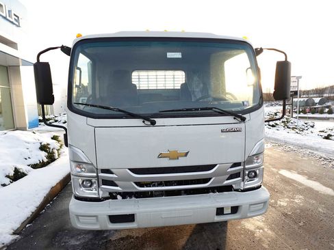 New 2024 Chevrolet Low Cab Forward image 4