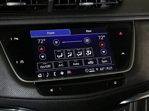 Used 2023 Cadillac XT6 Luxury image 21