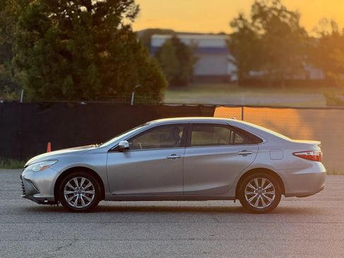 Used 2015 Toyota Camry XLE FWD image 8