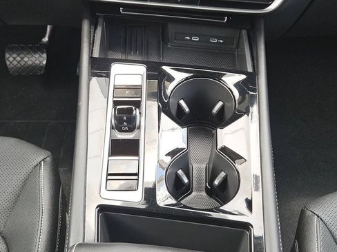 Used 2025 Volkswagen Atlas SE FWD image 22