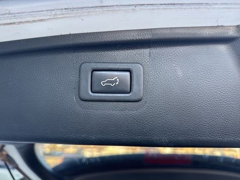 Used 2017 Subaru Outback 2.5i Limited image 8