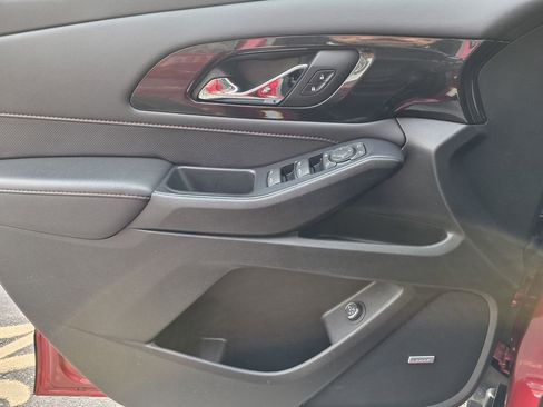 Used 2022 Chevrolet Traverse RS image 31