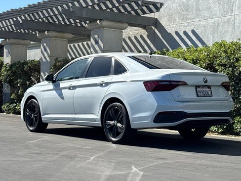 Used 2024 Volkswagen Jetta SE w/ Black Wheel Package FWD image 6