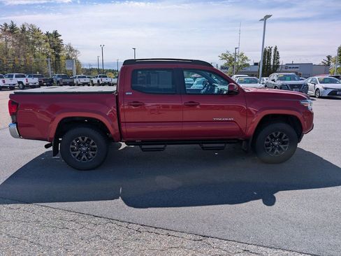 Used 2020 Toyota Tacoma SR5 AWD/4WD image 6