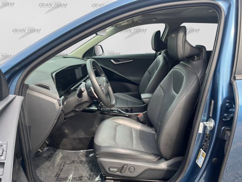 Used 2023 Kia Niro SX Touring FWD image 9