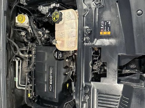 Used 2020 Chevrolet Trax LS FWD image 34