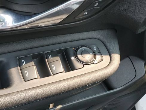 Certified 2024 GMC Terrain SLE w/ Driver Convenience Package FWD image 15