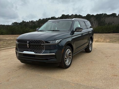 New 2025 Lincoln Navigator Reserve image 31