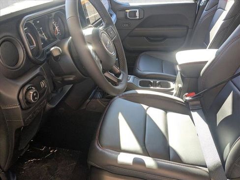 New 2025 Jeep Gladiator Rubicon image 4